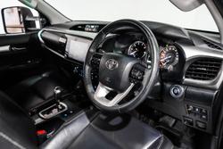 2021 Toyota
Hilux SR5