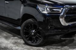 2021 Toyota
Hilux SR5