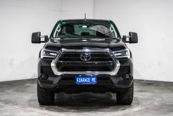 2021 Toyota
Hilux SR5