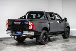 2021 Toyota
Hilux SR5