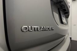 2019 Mitsubishi
Outlander LS