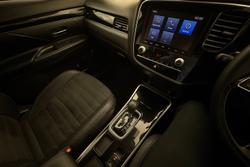 2019 Mitsubishi
Outlander LS
