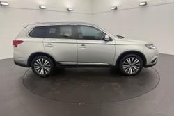 2019 Mitsubishi
Outlander LS