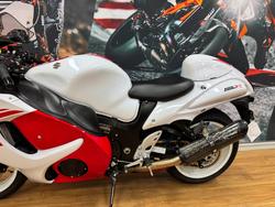 2017 Suzuki GSX1300RA (HAYABUSA) WHITE