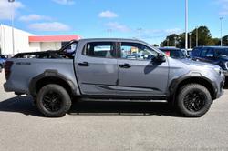 2025 Isuzu
D-MAX BLADE