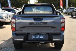 2025 Isuzu
D-MAX BLADE