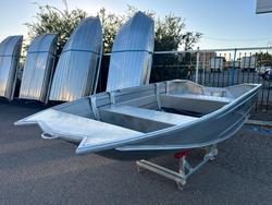 2025 QUINTREX F370 Outback Explorer