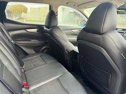 2017 Nissan
                QASHQAI ST-L