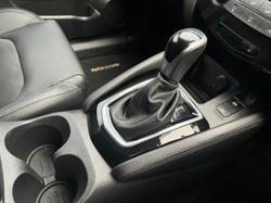 2017 Nissan
                QASHQAI ST-L