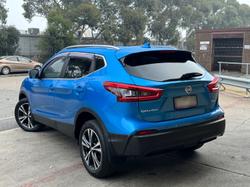 2017 Nissan
                QASHQAI ST-L
