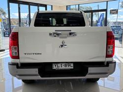 2024 Mitsubishi
Triton GLX+