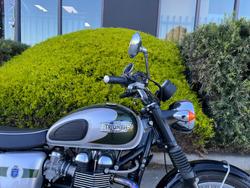 Triumph 2012 TRIUMPH 865CC BONNE T100 A2