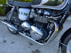 Triumph 2012 TRIUMPH 865CC BONNE T100 A2