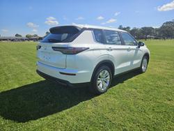 2025 Mitsubishi Outlander ES ZM MY24 White