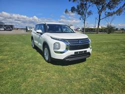 2025 Mitsubishi Outlander ES ZM MY24 White