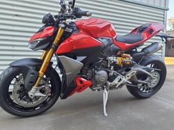 2025 Ducati Streetfighter V2 S Streetfighter Red