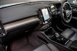 2023 Volvo
XC40 Ultimate B4 Bright