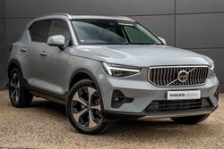 2023 Volvo
XC40 Ultimate B4 Bright