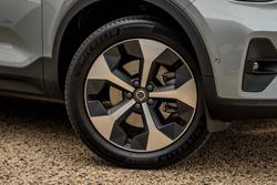 2023 Volvo
XC40 Ultimate B4 Bright