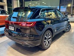 2024 Volkswagen Touareg 210TDI Elegance