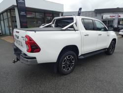 2021 Toyota
                Hilux 4x4 Hilux 4x4 SR5 2.8L T Diesel Automatic Double Cab 2L70350 001