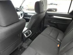2021 Toyota
                Hilux 4x4 Hilux 4x4 SR5 2.8L T Diesel Automatic Double Cab 2L70350 001