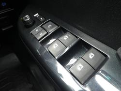 2021 Toyota
                Hilux 4x4 Hilux 4x4 SR5 2.8L T Diesel Automatic Double Cab 2L70350 001
