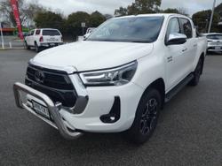 2021 Toyota
                Hilux 4x4 Hilux 4x4 SR5 2.8L T Diesel Automatic Double Cab 2L70350 001