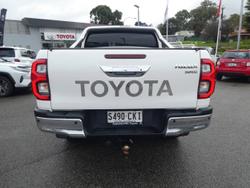 2021 Toyota
                Hilux 4x4 Hilux 4x4 SR5 2.8L T Diesel Automatic Double Cab 2L70350 001