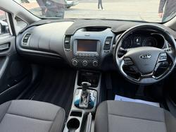 2018 KIA
CERATO SPORT NAV PE