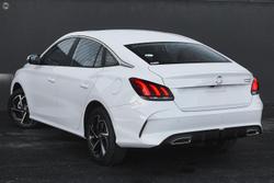 2025 MG MG5 Essence MY25 Dover White