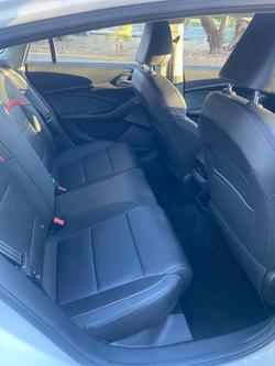 2025 MG MG5 Essence MY25 Dover White