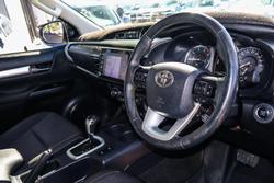 2021 Toyota
Hilux SR5