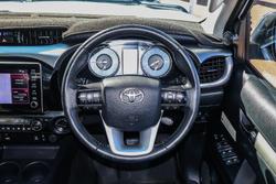 2021 Toyota
Hilux SR5