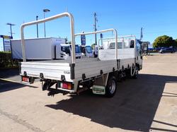 2018 ISUZU NPR 45-155 SILVER