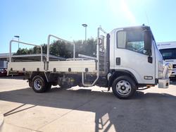 2018 ISUZU NPR 45-155 SILVER