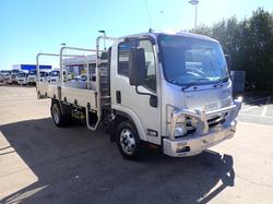 2018 ISUZU NPR 45-155 SILVER