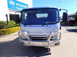 2018 ISUZU NPR 45-155 SILVER