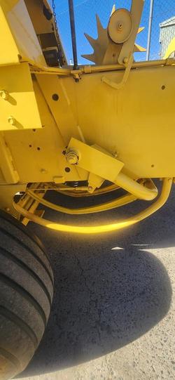 New Holland
Bc5060