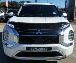 2024 Mitsubishi
Outlander PHEV Exceed