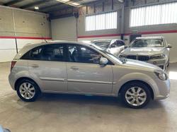 2011 Kia
Rio S