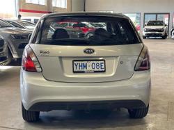 2011 Kia
Rio S