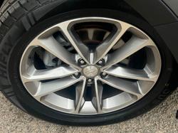 2017 Hyundai
                Santa Fe Highlander