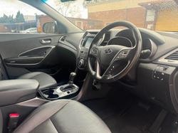 2017 Hyundai
                Santa Fe Highlander