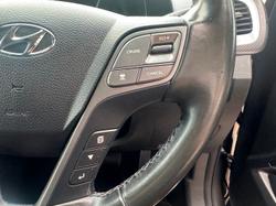 2017 Hyundai
                Santa Fe Highlander