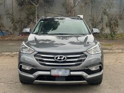 2017 Hyundai
                Santa Fe Highlander