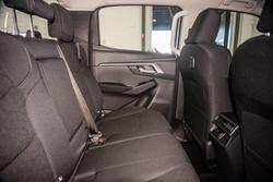 2025 Isuzu
D-MAX LS-M