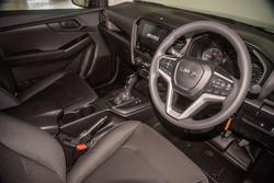 2025 Isuzu
                D-MAX SX