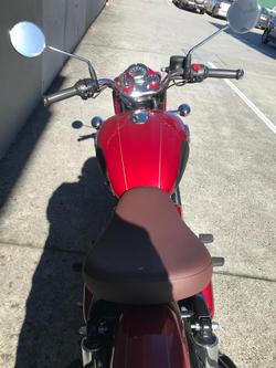 2025 Royal Enfield
Classic 350 Heritage