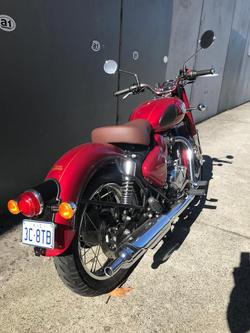 2025 Royal Enfield
Classic 350 Heritage